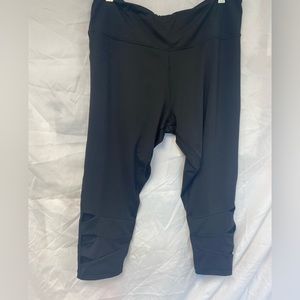 Woman’s workout pants size L. Like New